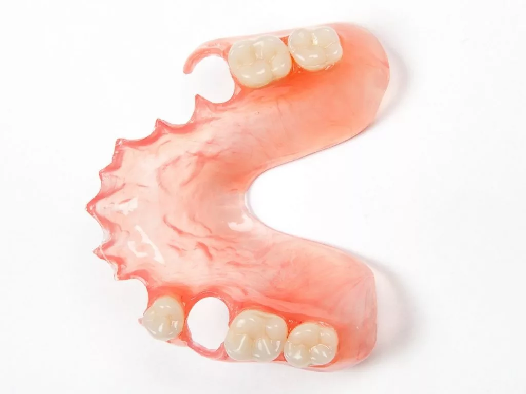 съемные зубные протезы